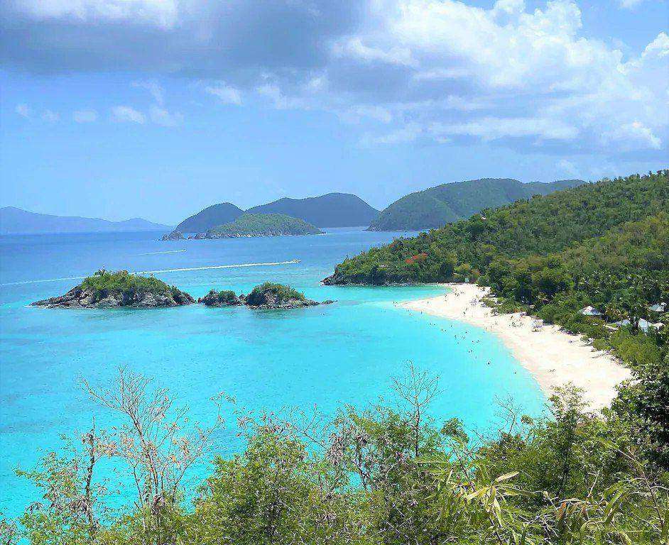 The famous overlook view of Trunk Bay and its cays, St. John